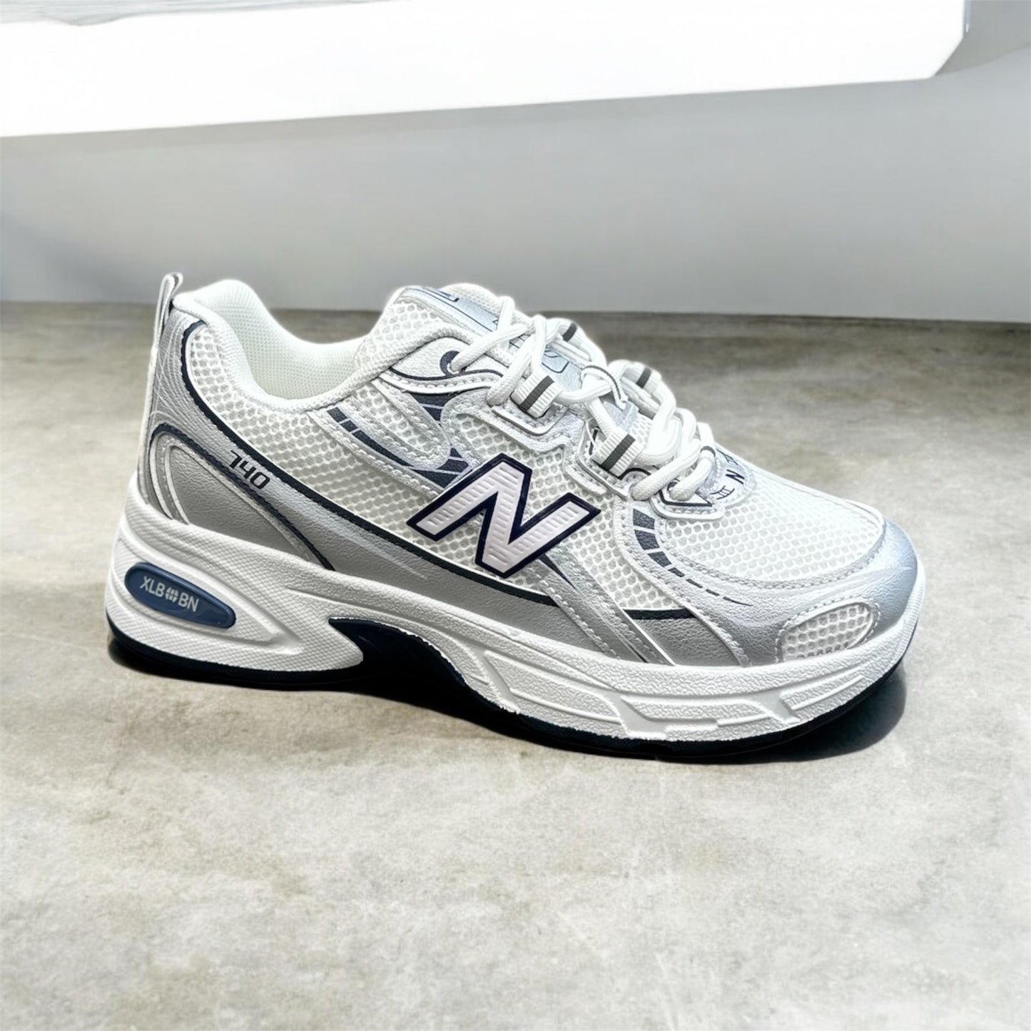 New balance 740