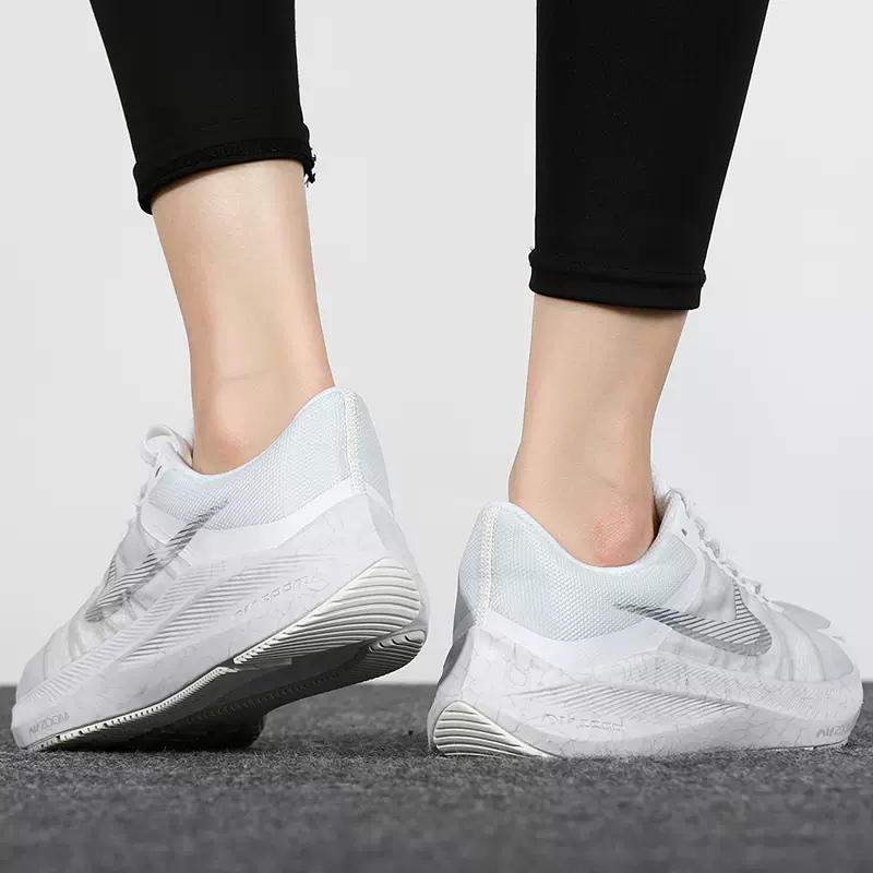 Nike ZOOM WINFLO 8