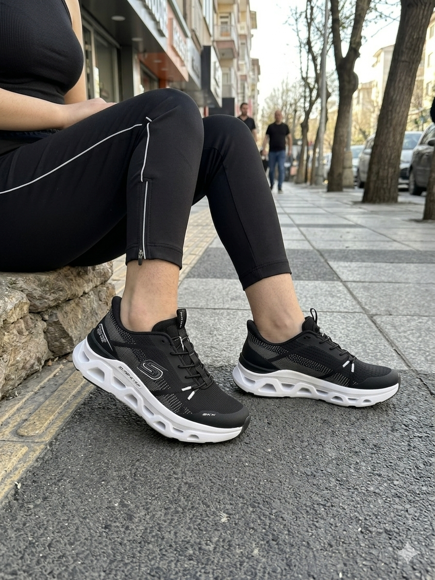 SKECHERS