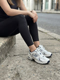 New balance 530 (ابيض مع كحلي)