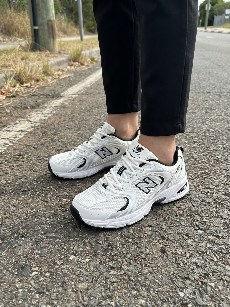 New balance 530 (ابيض مع اسود )