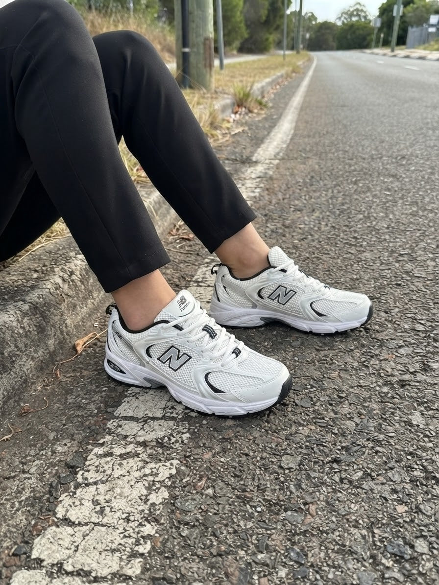 New balance 530 (ابيض مع اسود )